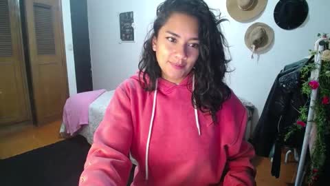 Snapshot of thaliacooper chatting on January 25, 11:22 pm online show from January 25, 11:22 pm