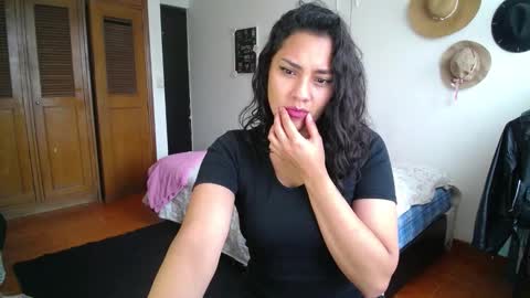 Snapshot of thaliacooper chatting on January 30, 6:32 pm online show from January 30, 6:32 pm