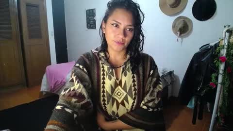 Snapshot of thaliacooper chatting on February 2, 11:21 pm online show from February 2, 11:21 pm