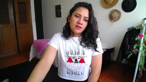 Snapshot of thaliacooper chatting on February 5, 5:20 pm online show from February 5, 5:20 pm