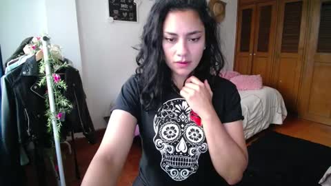 Snapshot of thaliacooper chatting on March 9, 10:52 pm online show from March 9, 10:52 pm