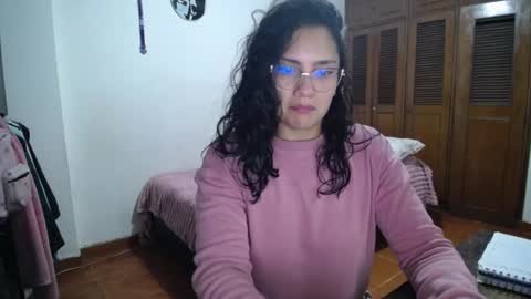 Snapshot of thaliacooper chatting on September 22, 12:34 am online show from September 22, 12:34 am