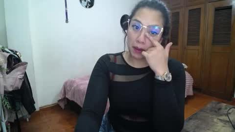 Snapshot of thaliacooper chatting on September 27, 6:18 am online show from September 27, 6:18 am