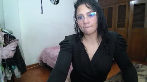 Snapshot of thaliacooper chatting on September 28, 12:16 am online show from September 28, 12:16 am