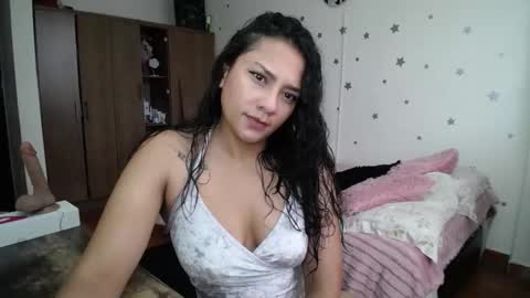 Snapshot of thaliacooper chatting on January 18, 9:29 pm online show from January 18, 9:29 pm