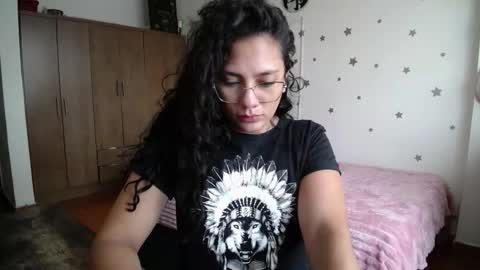 Snapshot of thaliacooper chatting on February 6, 5:05 pm online show from February 6, 5:05 pm