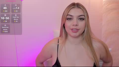 Snapshot of thaliafox_ chatting on March 5, 8:54 am Thalia online show from March 5, 8:54 am