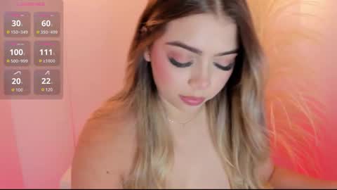 Snapshot of thaliafox_ chatting on October 3, 1:02 am Thalia online show from October 3, 1:02 am