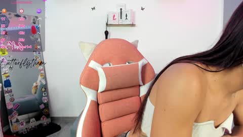 Snapshot of thamara_cooper_ chatting on January 31, 9:37 am thamara_cooper_ online show from January 31, 9:37 am