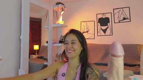 Snapshot of thamara_l11 chatting on August 4, 2:15 am Dany online show from August 4, 2:15 am
