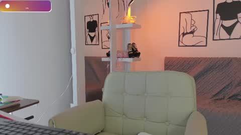 Snapshot of thamara_l11 chatting on August 8, 3:14 pm Dany online show from August 8, 3:14 pm