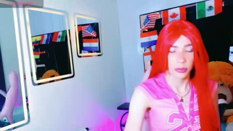 Snapshot of thamara_roberts chatting on June 26, 1:37 pm thamara_roberts online show from June 26, 1:37 pm