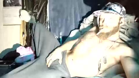 Snapshot of thatguy_2392 chatting on December 27, 1:43 am thatcouple online show from December 27, 1:43 am