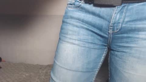 Snapshot of the_basic_instinctt chatting on December 28, 12:04 am Eva online show from December 28, 12:04 am