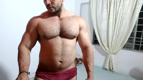Snapshot of the_beastmuscle chatting on October 6, 4:32 am beast online show from October 6, 4:32 am
