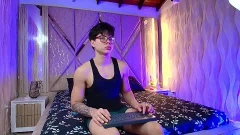 Ithan and Leo online show from September 15, 7:08 am