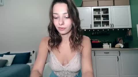 Mia online show from October 27, 2:32 pm