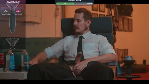 Snapshot of the_dilf chatting on December 30, 5:13 pm The DILF - online show from December 30, 5:13 pm