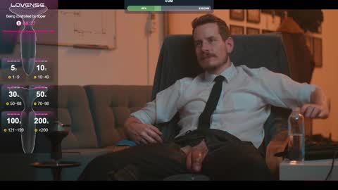 Snapshot of the_dilf chatting on March 1, 3:49 pm The DILF - online show from March 1, 3:49 pm