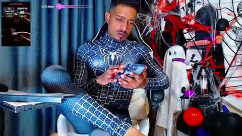 Snapshot of the_dog_lian chatting on October 31, 2:12 am the dog lian online show from October 31, 2:12 am