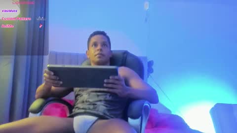 Snapshot of the_franka_men chatting on November 12, 12:49 pm carlos online show from November 12, 12:49 pm