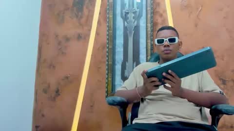 Snapshot of the_hot_boy0 chatting on November 10, 11:53 am the_hot_boy0 online show from November 10, 11:53 am