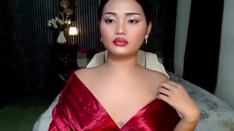 IG Lisa Avery Monroe online show from April 5, 2:14 pm