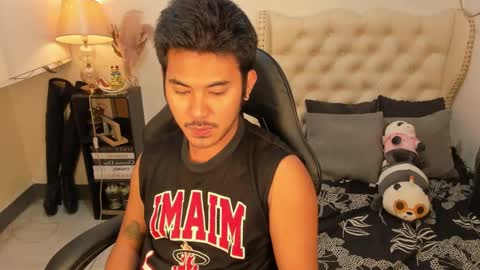 Snapshot of the_killian_jones chatting on November 22, 2:16 pm ken online show from November 22, 2:16 pm