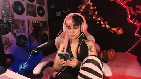 ...  ... online show from December 10, 10:28 am