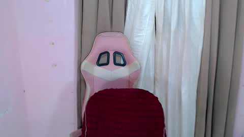 Snapshot of the_ladyboy_nextdoor69 chatting on February 16, 8:54 am the_ladyboy_nextdoor69 online show from February 16, 8:54 am