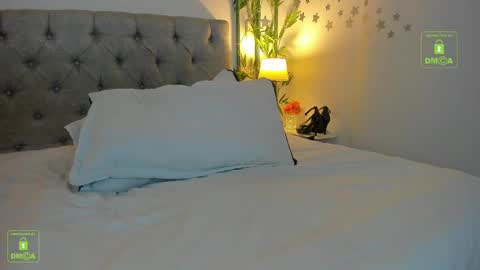 Snapshot of the_little_mia chatting on October 1, 9:10 pm MIA JP online show from October 1, 9:10 pm