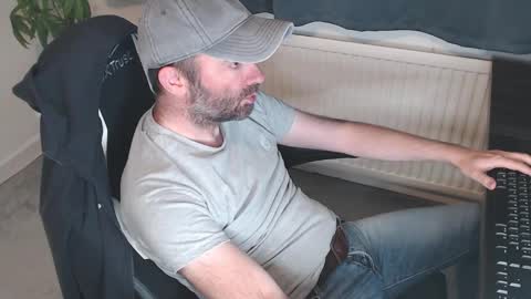 Snapshot of the_sensual_masturwait chatting on October 8, 7:11 pm the_sensual_masturwait online show from October 8, 7:11 pm