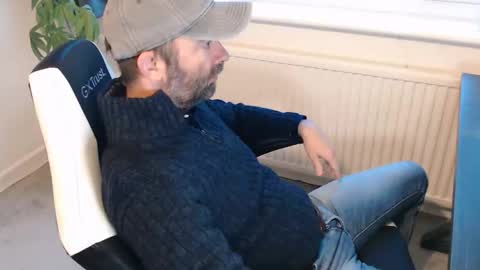 Snapshot of the_sensual_masturwait chatting on October 10, 6:23 am the_sensual_masturwait online show from October 10, 6:23 am