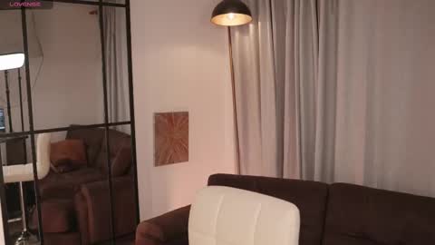 Snapshot of thea_ome chatting on October 1, 11:00 pm Thea online show from October 1, 11:00 pm