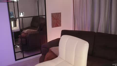 Snapshot of thea_ome chatting on October 17, 11:40 pm Thea online show from October 17, 11:40 pm