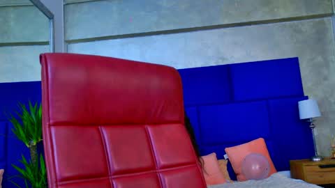 TheaGlow online show from April 4, 5:06 am