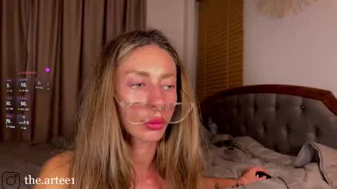 Snapshot of thearte1 chatting on November 8, 3:23 pm J online show from November 8, 3:23 pm