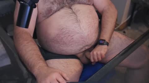 Snapshot of thebearking69 chatting on December 2, 8:08 am The Bear King online show from December 2, 8:08 am