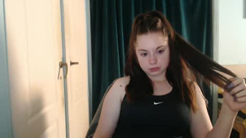 Snapshot of theblackdiamond194588 chatting on July 6, 9:39 am raissa online show from July 6, 9:39 am