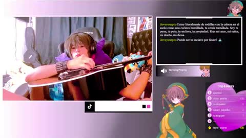 Snapshot of thebluesky_18 chatting on June 23, 10:52 pm thebluesky_18 online show from June 23, 10:52 pm