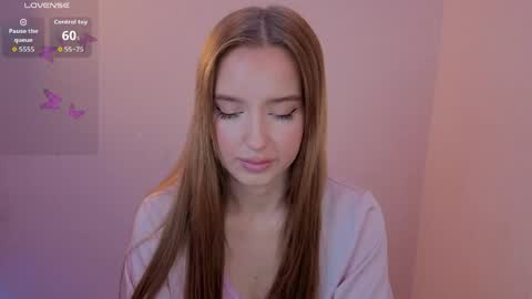 Snapshot of thecutienatura chatting on June 7, 7:06 pm Olivia online show from June 7, 7:06 pm
