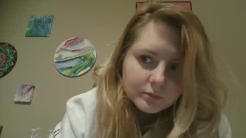 Snapshot of thedancingalien chatting on January 5, 4:04 am Kassandra Grant online show from January 5, 4:04 am