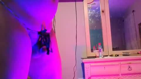 Snapshot of thedeviantdaddy chatting on November 1, 11:07 pm DeviantDaddy online show from November 1, 11:07 pm