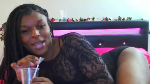 Snapshot of theebody chatting on October 12, 5:50 am theebody online show from October 12, 5:50 am