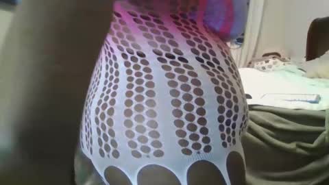 TheeTashelly online show from December 2, 3:45 am