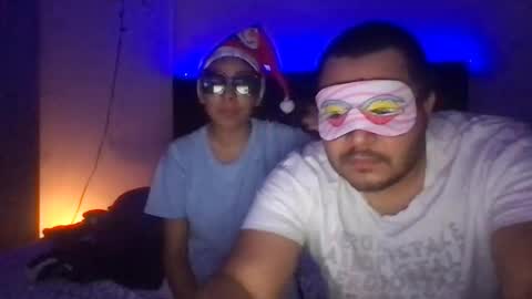 Snapshot of thef123 chatting on December 22, 5:26 am thef123 online show from December 22, 5:26 am