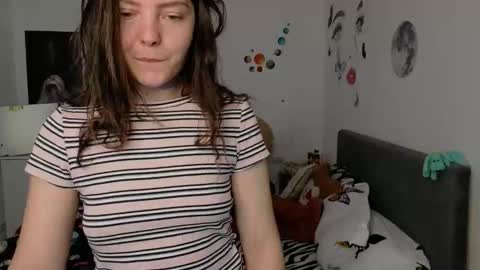 TheFarmergirl online show from April 13, 4:07 am