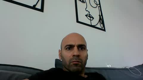 Snapshot of thegame323 chatting on December 14, 11:07 am thegame323 online show from December 14, 11:07 am