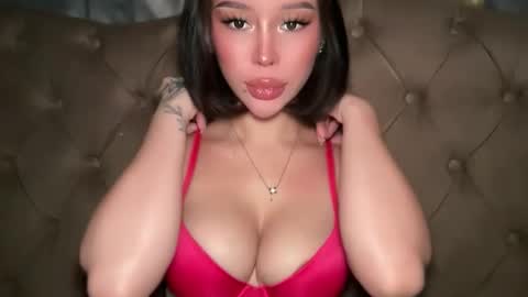 Elle  dont forget to folloW me and thumbs up online show from April 6, 1:58 am