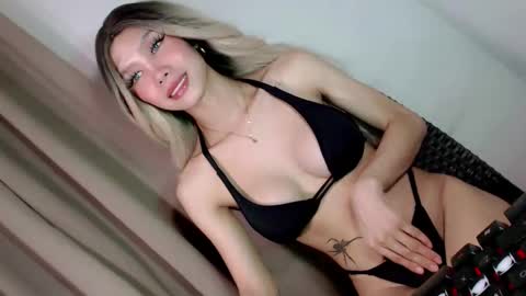 Snapshot of thehornygirl_laisa chatting on October 9, 5:27 am laisa online show from October 9, 5:27 am